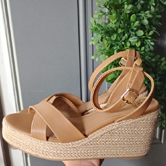 Madden NYC Shoes - Elegant Tan Wedge Sandals